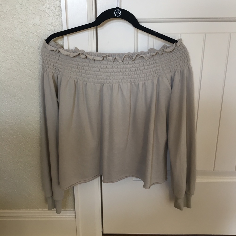 NWT Urban Oufitters Off The Shoulder Sweater - Picture 1 of 3
